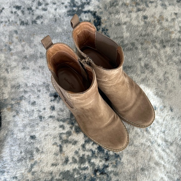 Universal Thread Chelsea Boot - Picture 7 of 8